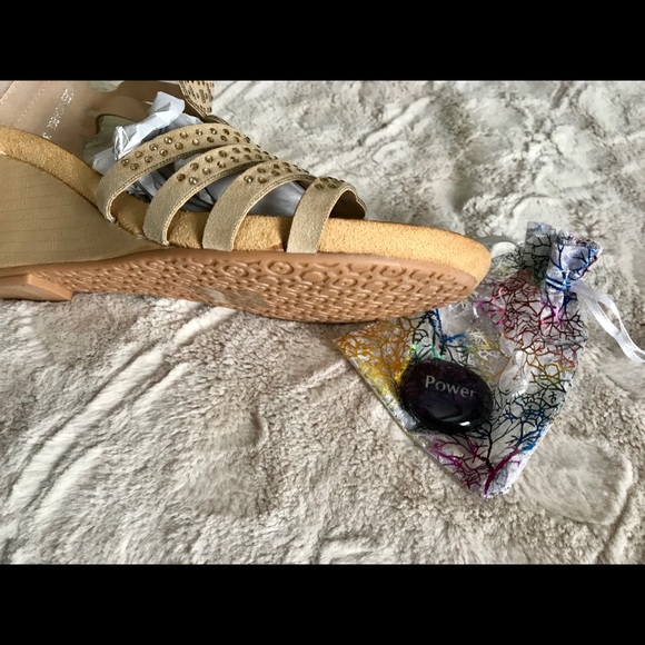 NWOT PATRIZIAbySpringStep Zipper Back Wedge - Picture 5 of 6